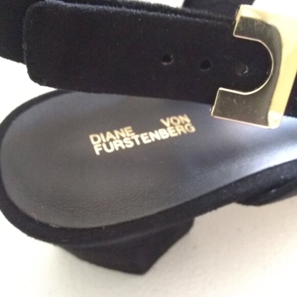 NWB Sz 7.5 ~ Diane von Furstenberg ~ Chic & Upscale Black Strappy Suede Sandals - Picture 8 of 13